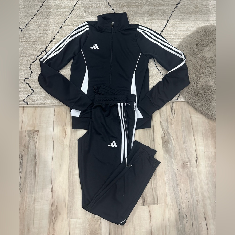 Adidas Tracksuit set